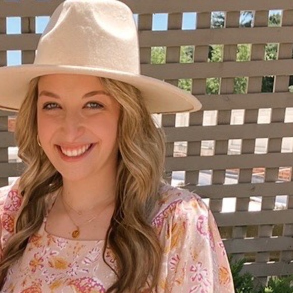 Meet your Posher, Molly - Picture 1 of 1